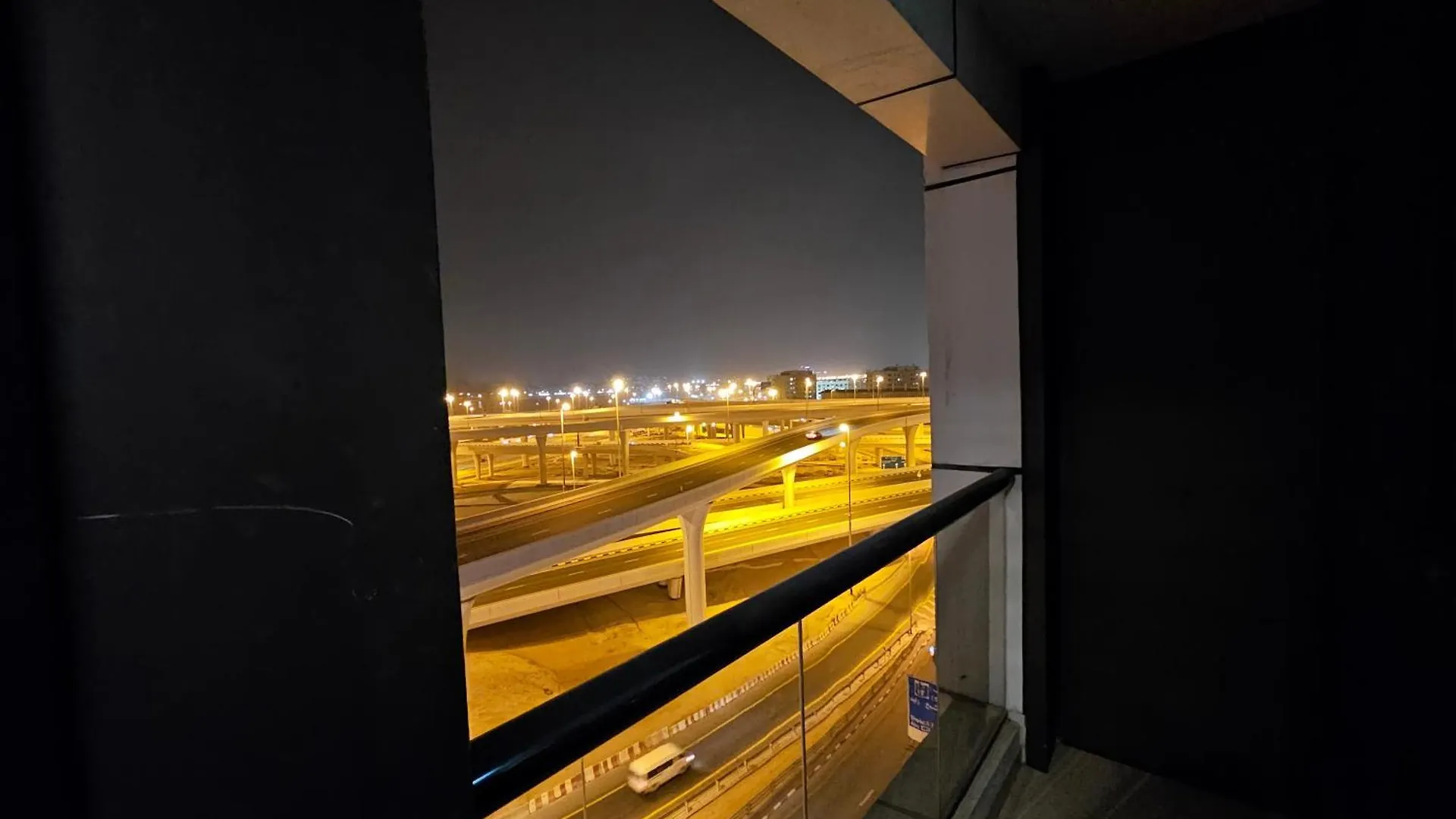 Peaceful 2 Bedroom Hall Unit In Dubai Marina Apartment