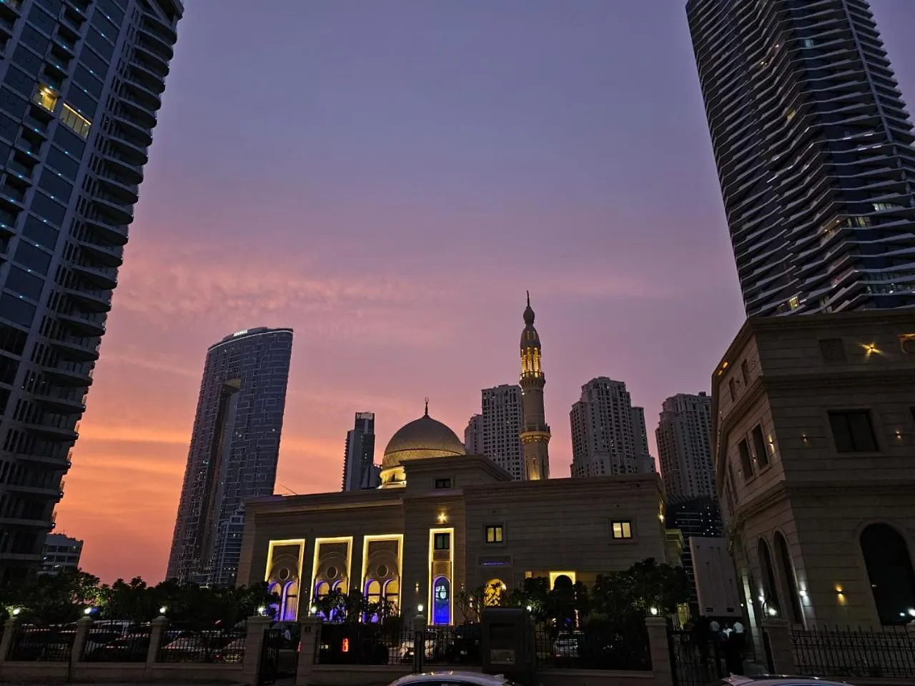 Peaceful 2 Bedroom Hall Unit In Dubai Marina